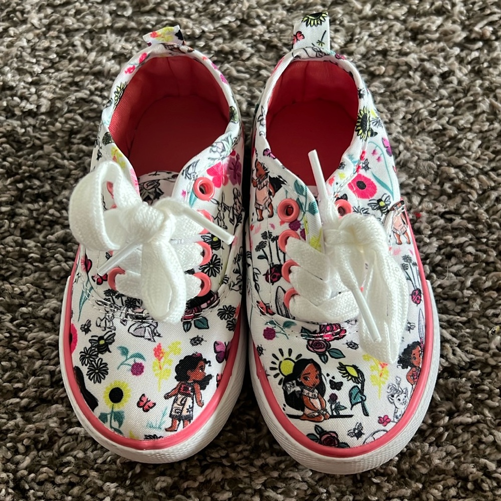 Disney girl shoes - Size 8- worn once